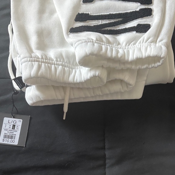 Charlotte Russe  Boston and Brooklyn Sweatpants Set - White and Tan size L - Picture 5 of 6